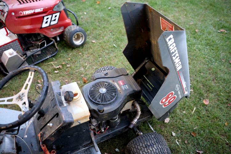 092424lawnmowerraces-4.jpg