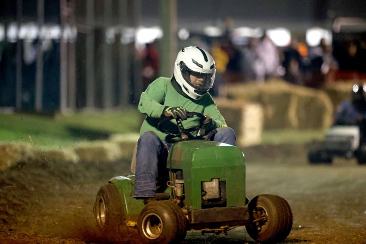 092424lawnmowerraces-7.jpg