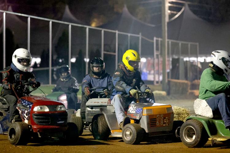 092424lawnmowerraces-15.jpg